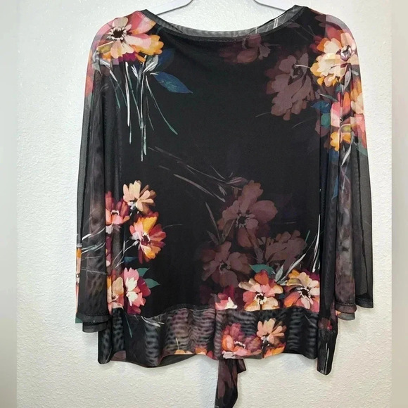 Adyson Parker Floral Long Sleeve Front Tie Top - Picture 4 of 7